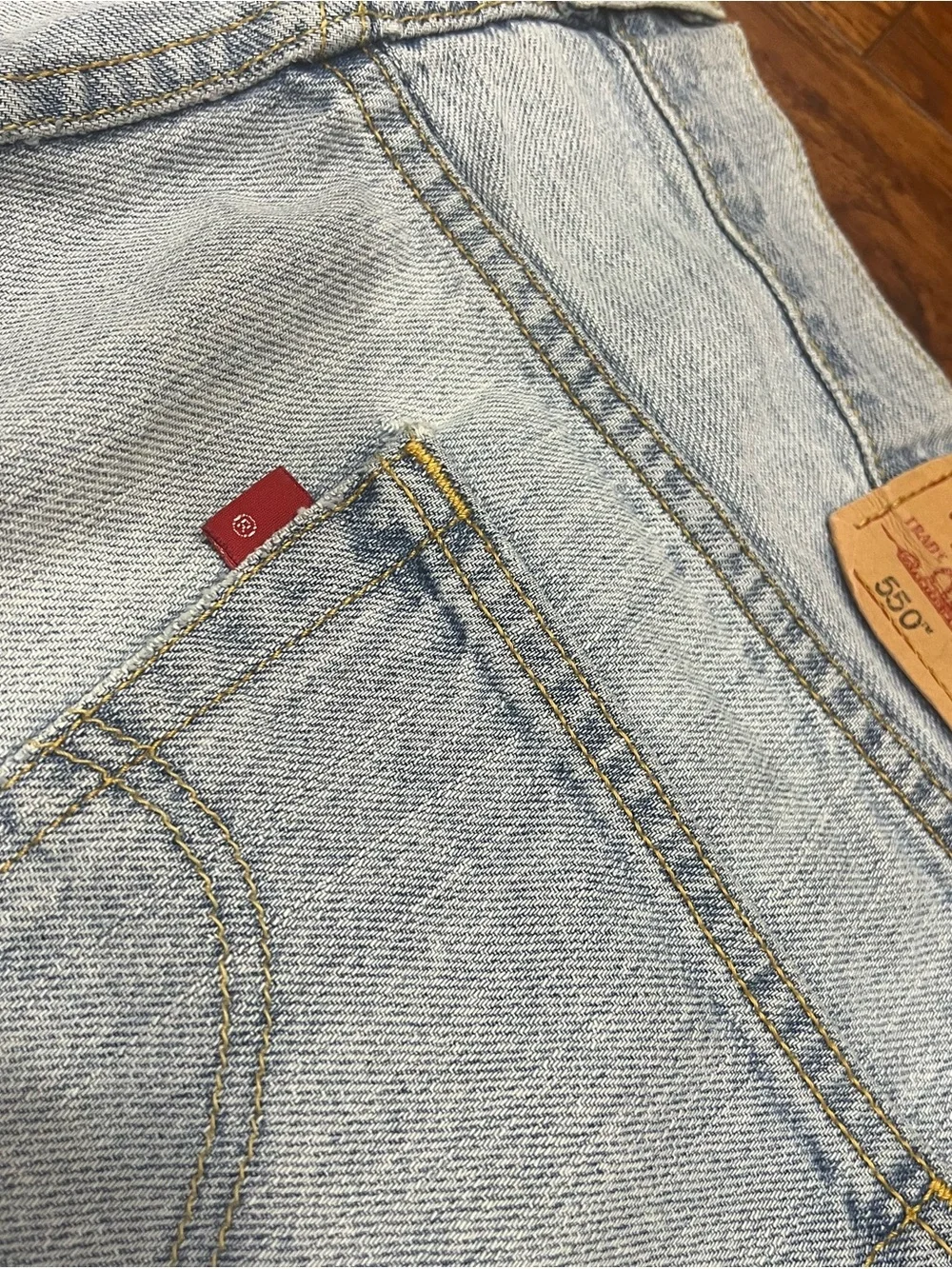 Levis 550 Jean Denim Shorts Jorts Mens SZ 36 Dad Relaxed Fit Light Wash Fade